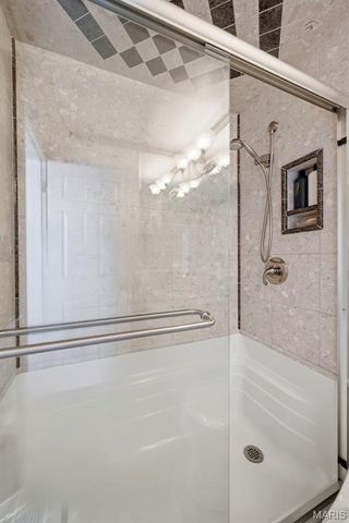 16511 Hunters Crossing Drive, Wildwood, MO 63040