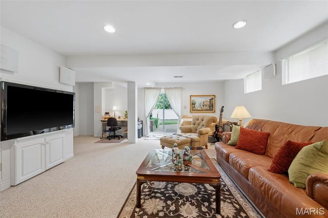 16511 Hunters Crossing Drive, Wildwood, MO 63040