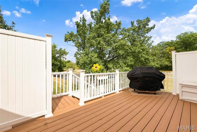 16511 Hunters Crossing Drive, Wildwood, MO 63040