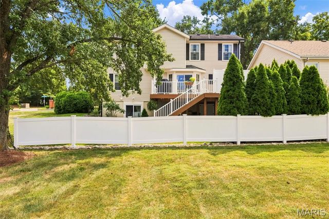 16511 Hunters Crossing Drive, Wildwood, MO 63040