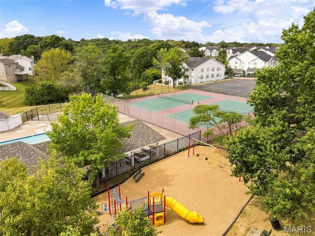 16511 Hunters Crossing Drive, Wildwood, MO 63040