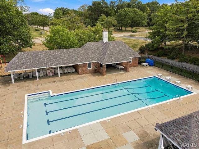 16511 Hunters Crossing Drive, Wildwood, MO 63040