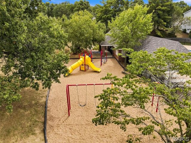 16511 Hunters Crossing Drive, Wildwood, MO 63040