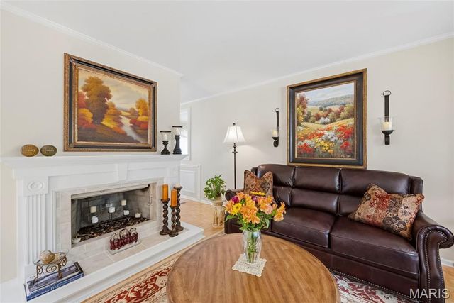 16511 Hunters Crossing Drive, Wildwood, MO 63040