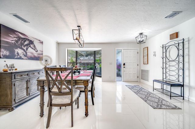 14491 Autumn Avenue, Wellington, FL 33414