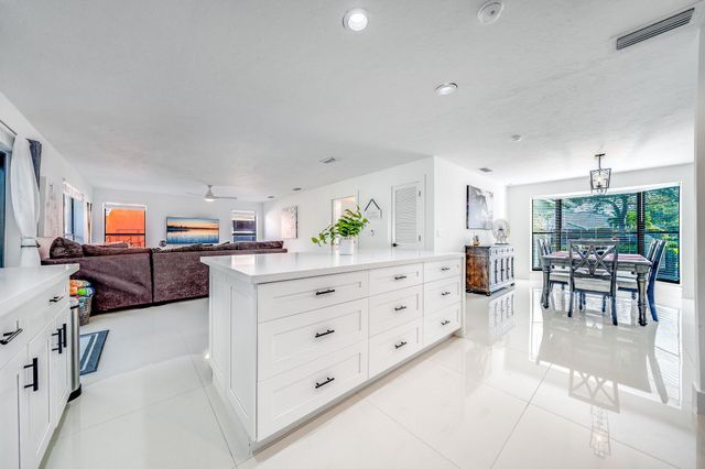 14491 Autumn Avenue, Wellington, FL 33414