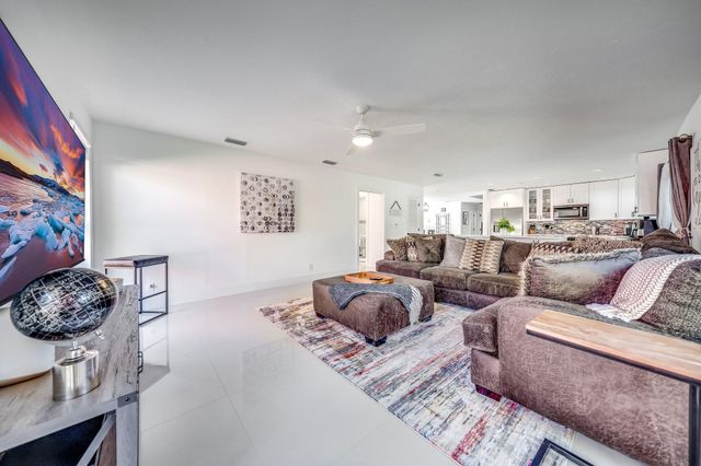 14491 Autumn Avenue, Wellington, FL 33414