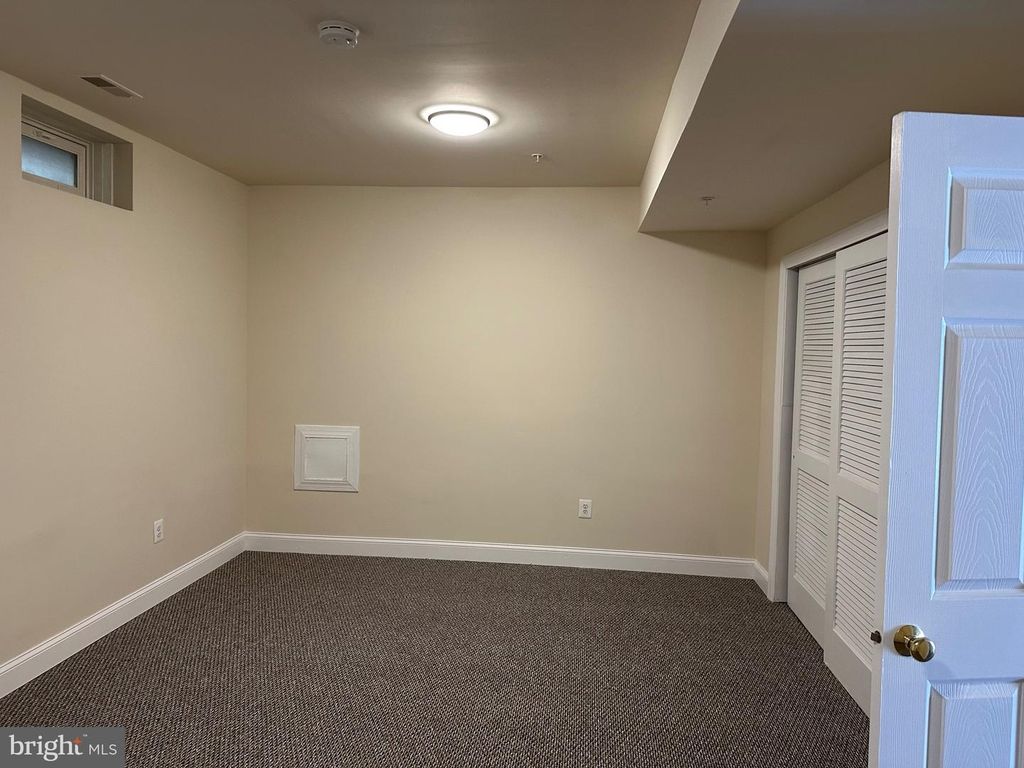 Image 17 of property listing at 12737 YORK MILL LN, Clarksburg, MD 20871