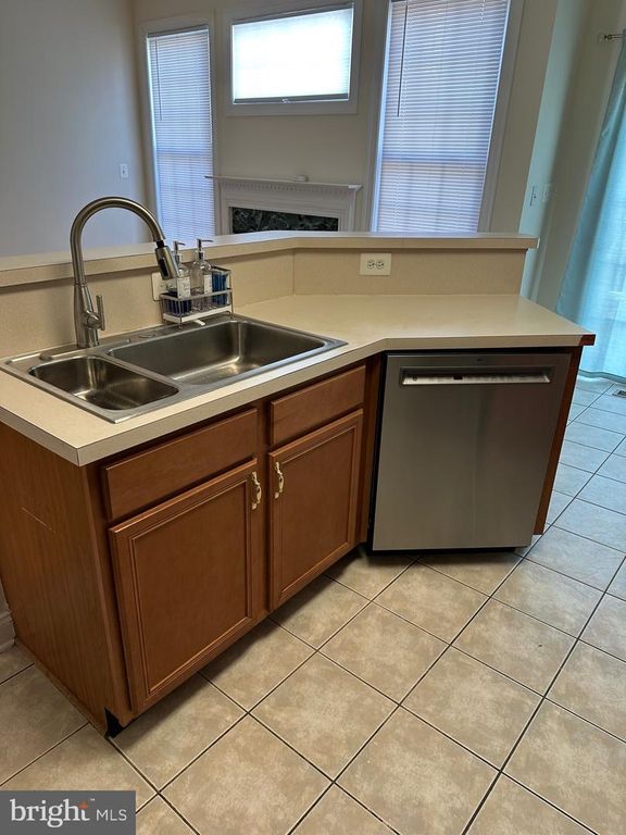 Image 20 of property listing at 12737 YORK MILL LN, Clarksburg, MD 20871