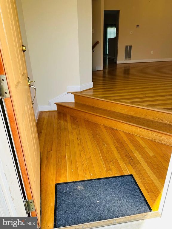 Image 33 of property listing at 12737 YORK MILL LN, Clarksburg, MD 20871