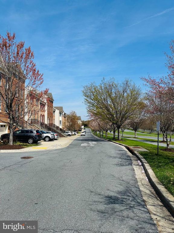 Image 4 of property listing at 12737 YORK MILL LN, Clarksburg, MD 20871