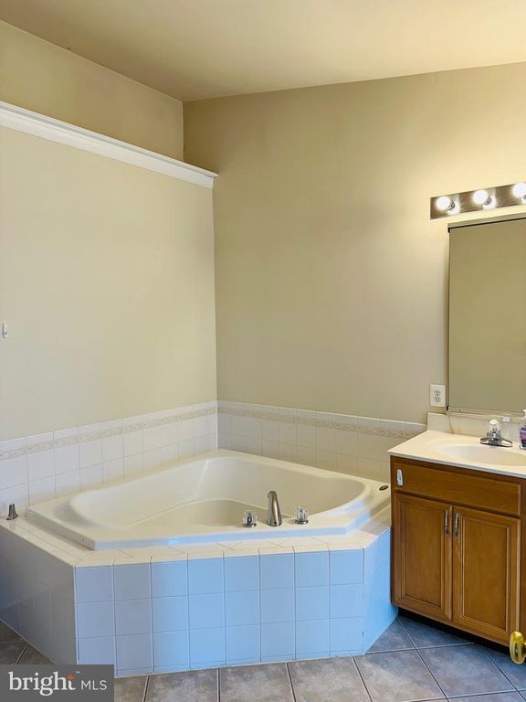 Image 42 of property listing at 12737 YORK MILL LN, Clarksburg, MD 20871