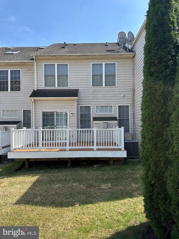 Image 9 of property listing at 12737 YORK MILL LN, Clarksburg, MD 20871