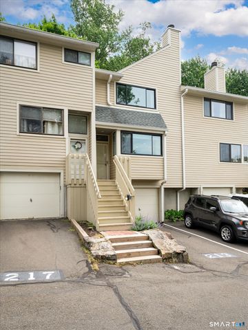 213 Sunrise Hill Lane 213, Norwalk, CT 06851