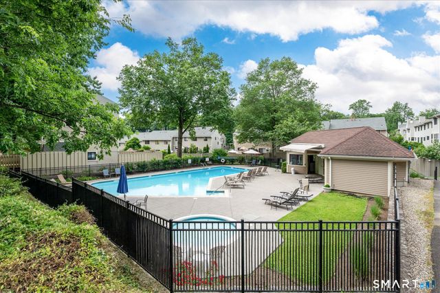 213 Sunrise Hill Lane 213, Norwalk, CT 06851