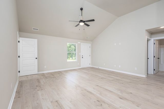 207 Crepe Myrtle Drive, Dickson, TN 37055