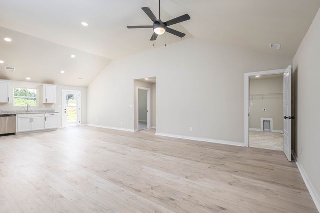 207 Crepe Myrtle Drive, Dickson, TN 37055