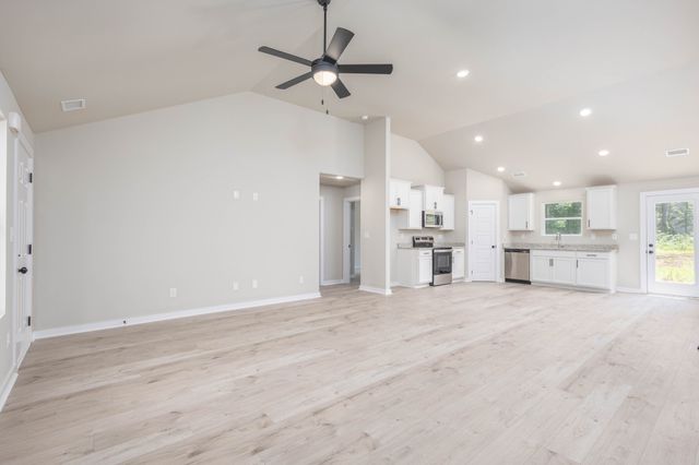 207 Crepe Myrtle Drive, Dickson, TN 37055