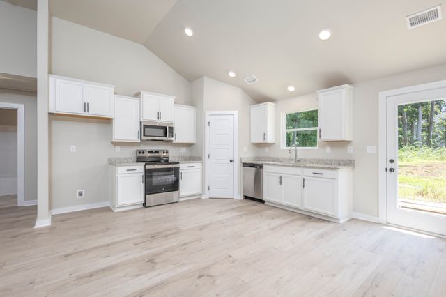 207 Crepe Myrtle Drive, Dickson, TN 37055