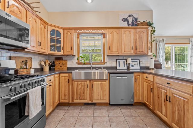 15284 N 300 W, Wheatfield, IN 46392