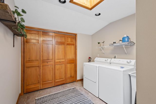 15284 N 300 W, Wheatfield, IN 46392