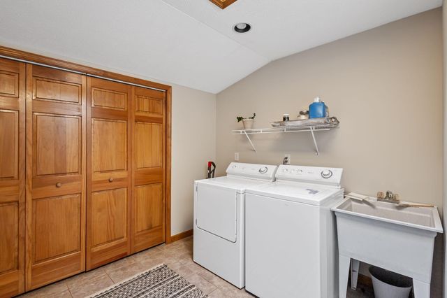 15284 N 300 W, Wheatfield, IN 46392