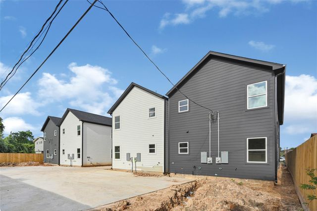 422 Clinton Park St Street 1-4, Houston, TX 77029