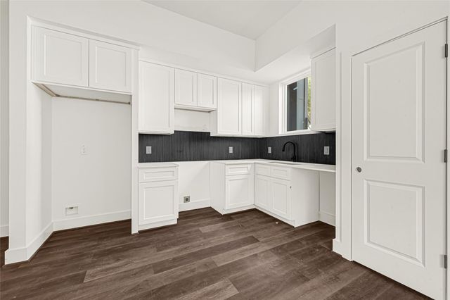 422 Clinton Park St Street 1-4, Houston, TX 77029