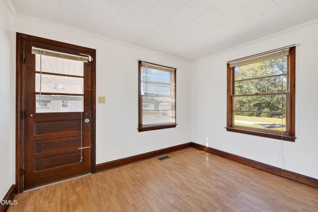 1020 S Pollock Street, Selma, NC 27576