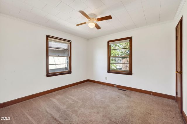 1020 S Pollock Street, Selma, NC 27576