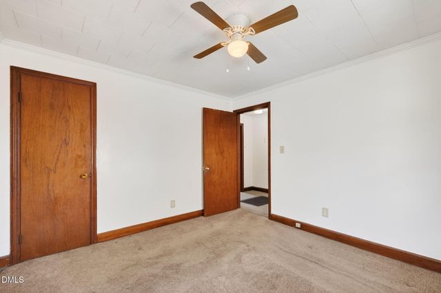 1020 S Pollock Street, Selma, NC 27576