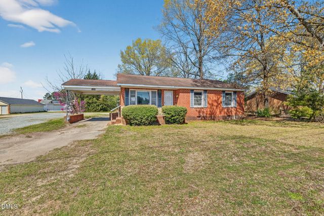 1020 S Pollock Street, Selma, NC 27576