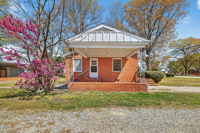 1020 S Pollock Street, Selma, NC 27576