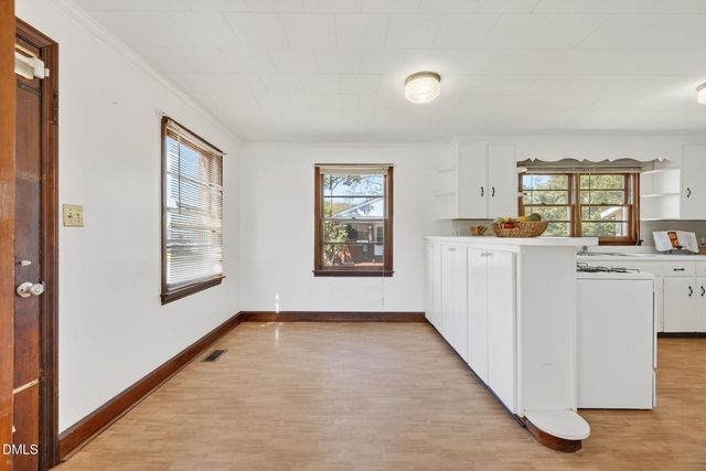 1020 S Pollock Street, Selma, NC 27576