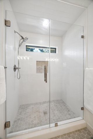 2226 Hidden Creek Drive, Houston, TX 77339