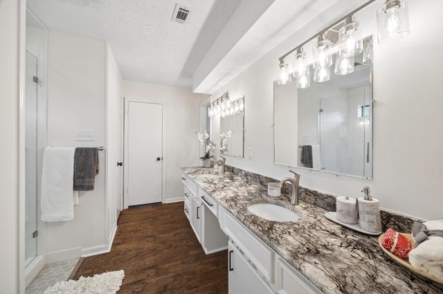 2226 Hidden Creek Drive, Houston, TX 77339