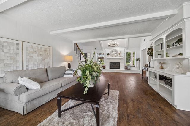 2226 Hidden Creek Drive, Houston, TX 77339
