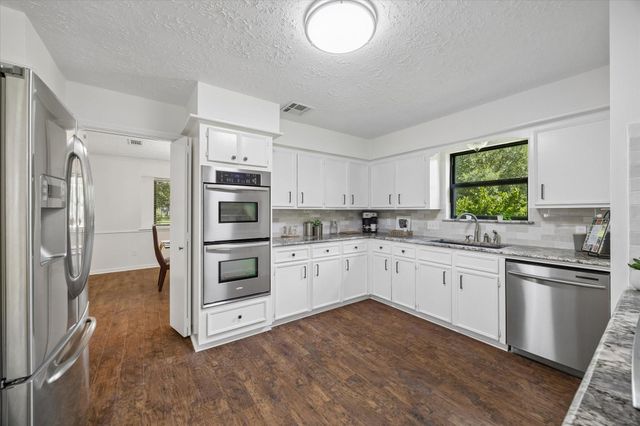 2226 Hidden Creek Drive, Houston, TX 77339