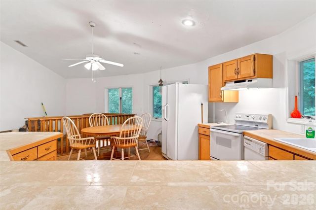 1614 Gateway Parkway 12, Old Fort, NC 28762