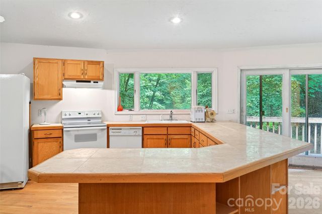 1614 Gateway Parkway 12, Old Fort, NC 28762