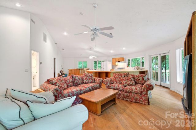 1614 Gateway Parkway 12, Old Fort, NC 28762