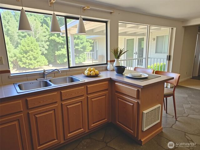 44026 State Route 161 E, Eatonville, WA 98328