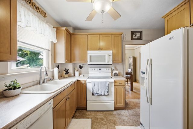 2411 Bever Avenue SE, Cedar Rapids, IA 52403