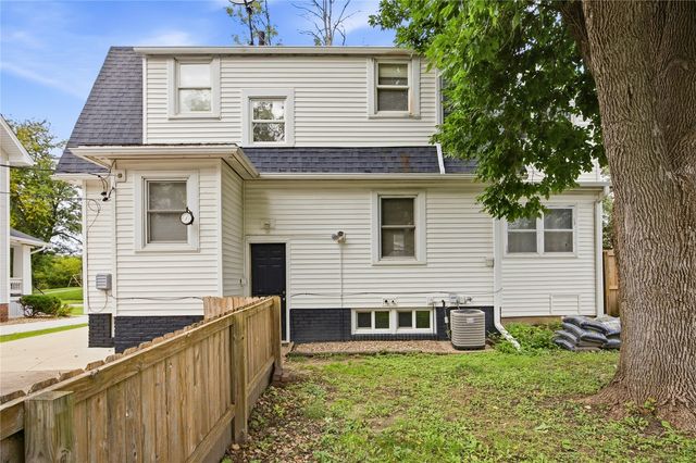 2411 Bever Avenue SE, Cedar Rapids, IA 52403