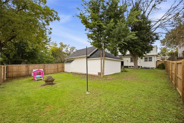 2411 Bever Avenue SE, Cedar Rapids, IA 52403