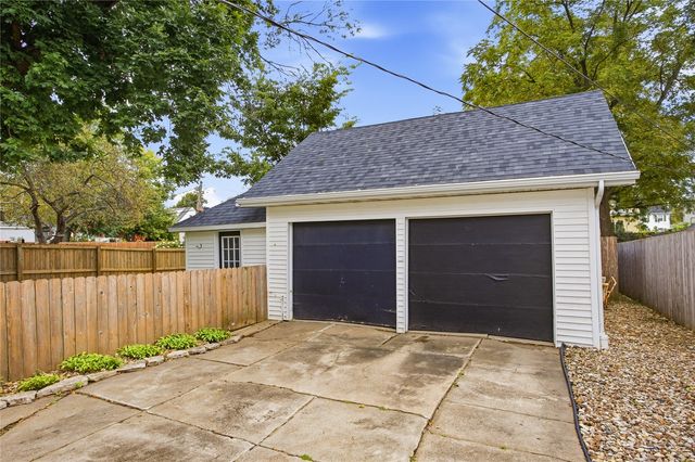 2411 Bever Avenue SE, Cedar Rapids, IA 52403
