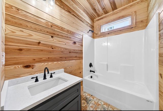 190 Park Dr, Silver Point, TN 38582