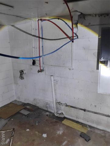 2014 Kappel Drive, St Louis, MO 63136