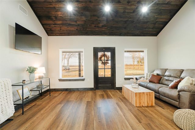 860 County Road 2420, Honey Grove, TX 75446