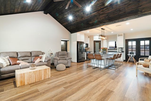 860 County Road 2420, Honey Grove, TX 75446